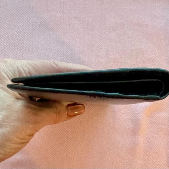 Salvatore Ferragamo Black Leather Women's Wallet - Picture 10 of 13